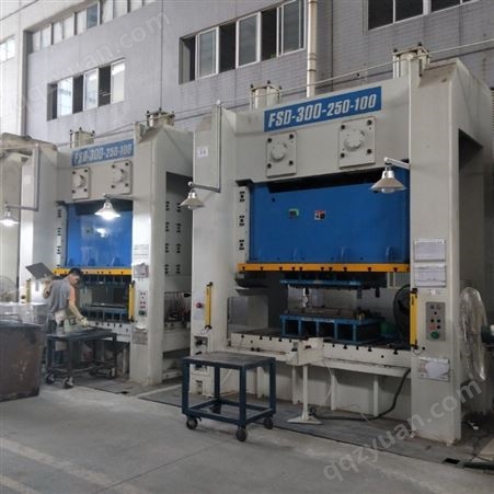 广州汇融通回收整厂机械设备  数控机床回收报价 二手配电柜 华泰