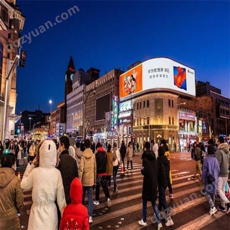 户外广告行街北口裸眼3D大屏 起到商品宣传效果 找传播易平台