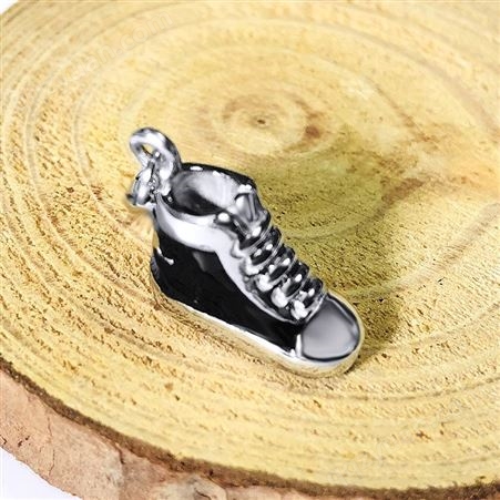 今泊二丨可做艺术品的不锈钢3D运动鞋吊咀形象逼真3D手链吊饰